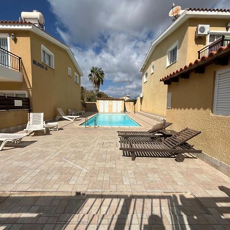 Apartment In Residential Complex With Pool Klorakas Esterno foto